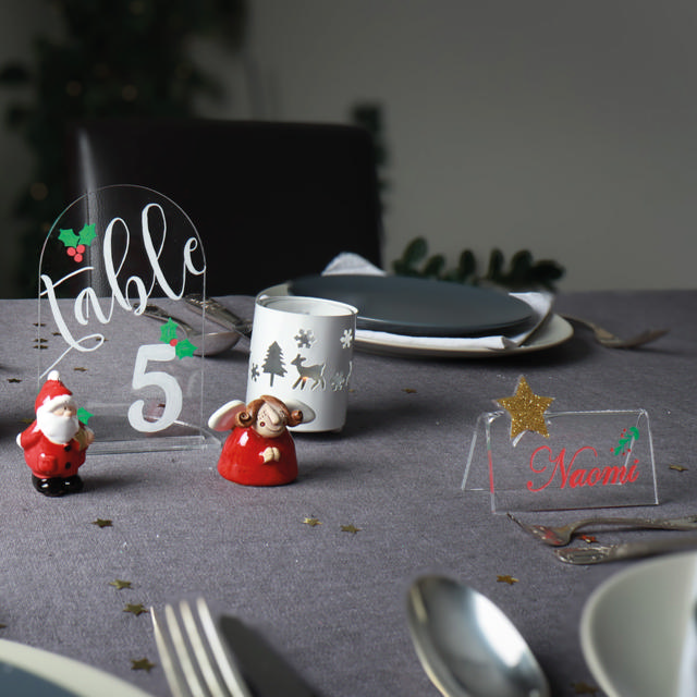 Marque-place de table acrylique à personnaliser avec étoile